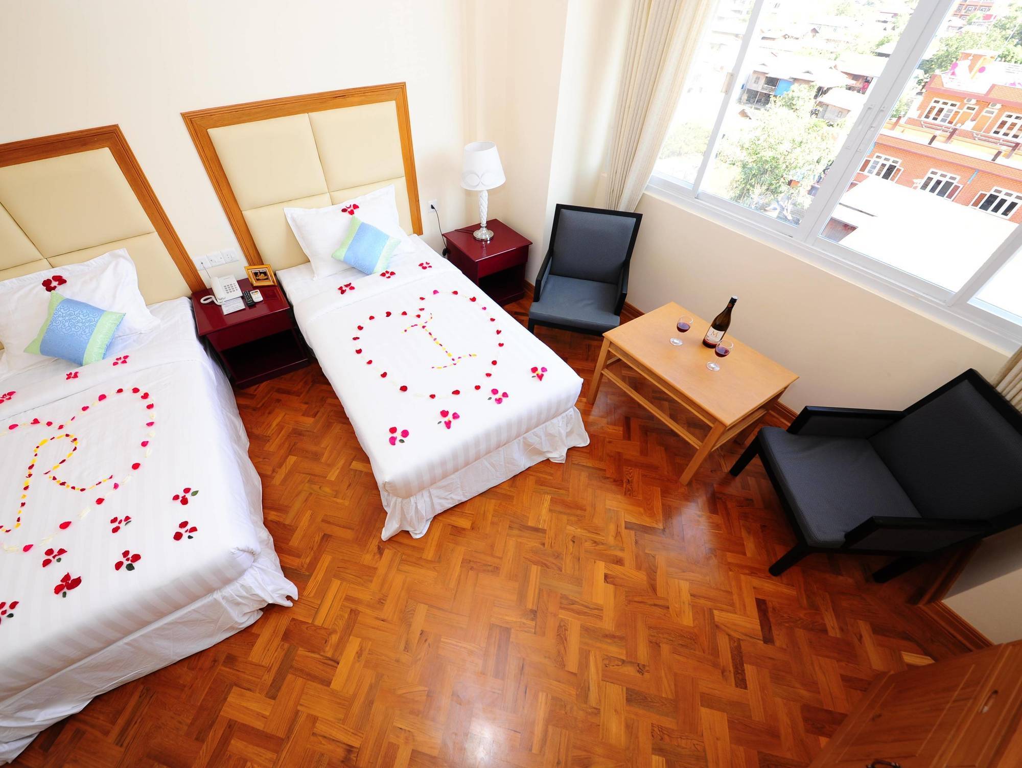 Royal Inlay Hotel Nyaung Shwe Ngoại thất bức ảnh